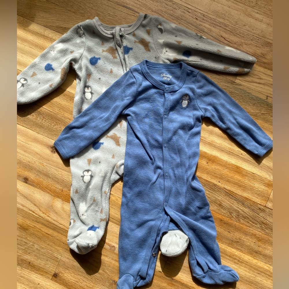 Set of 2 baby pajamas
